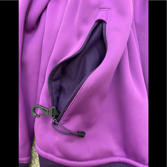 SOLD- Puma Cell Jacket Women’s Medium - Picture 8 of 10